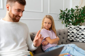 afbeelding - Wanneer een kind te veel verantwoordelijkheid neemt voor de sfeer thuis